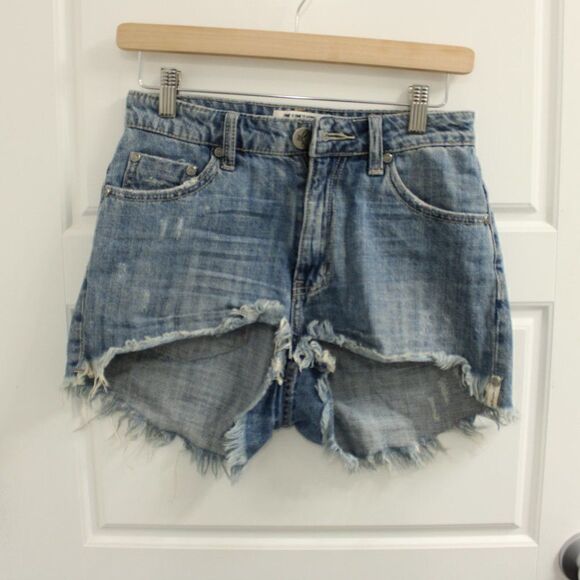 One Teaspoon High Waist Bonita Shorts Slim Fit Raw Hem 26 - Picture 1 of 4